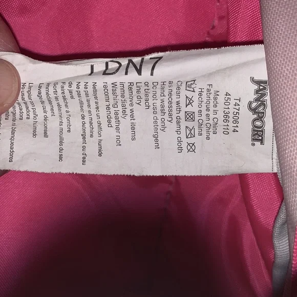 Jansport large backpack with 4 zippered areas to hold a lot. Key & bottle too - Picture 10 of 12